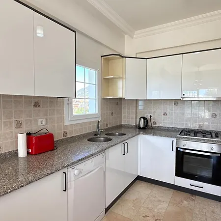 Hayat 6 Yatak Odali Oeluedenize Yakin * Fethiye