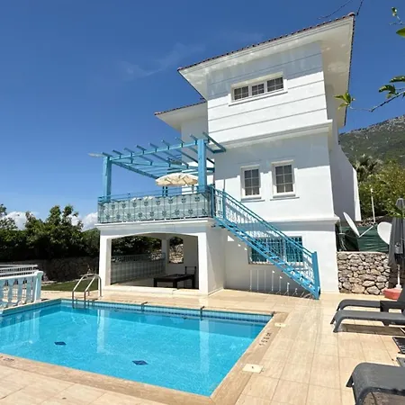 Villa Hayat 6 Yatak Odali Oeluedenize Yakin Fethiye