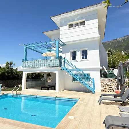 Villa Hayat 6 Yatak Odali Oeluedenize Yakin