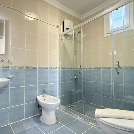 Hayat 6 Yatak Odali Oeluedenize Yakin Villa *