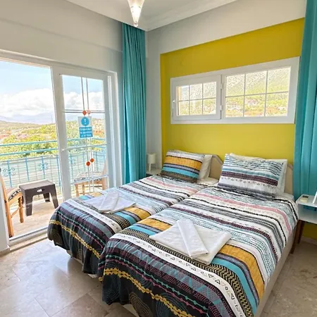 Hayat 6 Yatak Odali Oeluedenize Yakin