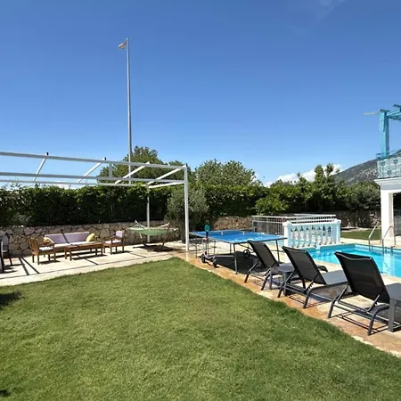 Hayat 6 Yatak Odali Oeluedenize Yakin فتحية