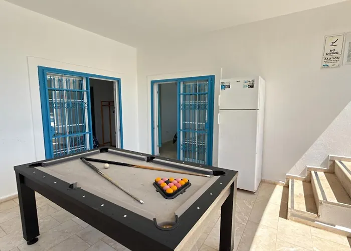 Hayat 6 Yatak Odali Oeluedenize Yakin *