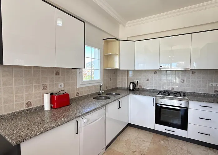 Hayat 6 Yatak Odali Oeluedenize Yakin * Fethiye