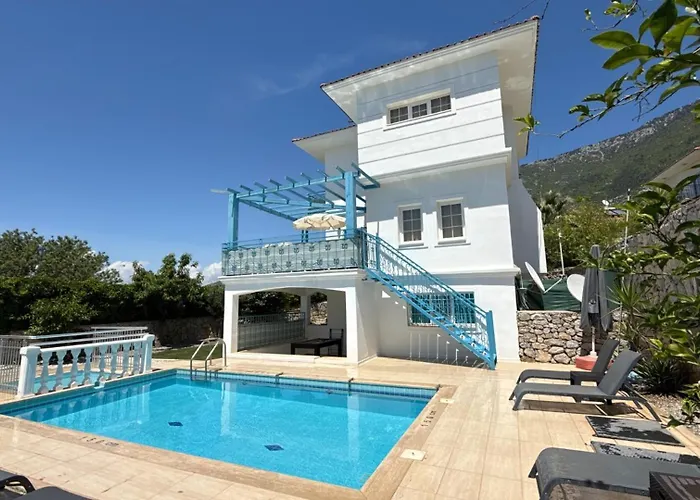 Vila Hayat 6 Yatak Odali Oeluedenize Yakin Fethiye