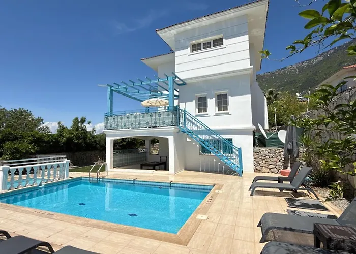 Hayat 6 Yatak Odali Oeluedenize Yakin Vila