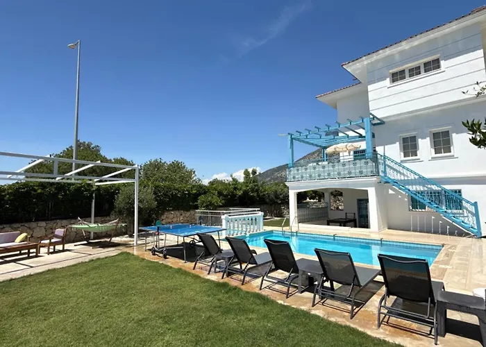 Hayat 6 Yatak Odali Oeluedenize Yakin Vilă