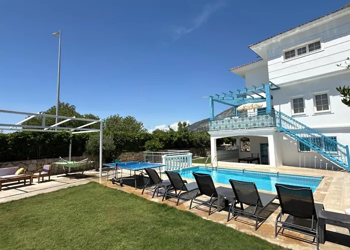 Vila Hayat 6 Yatak Odali Oeluedenize Yakin Fethiye