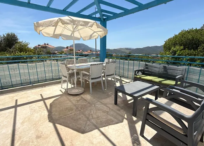 Hayat 6 Yatak Odali Oeluedenize Yakin Vila Fethiye