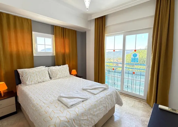 Hayat 6 Yatak Odali Oeluedenize Yakin Fethiye