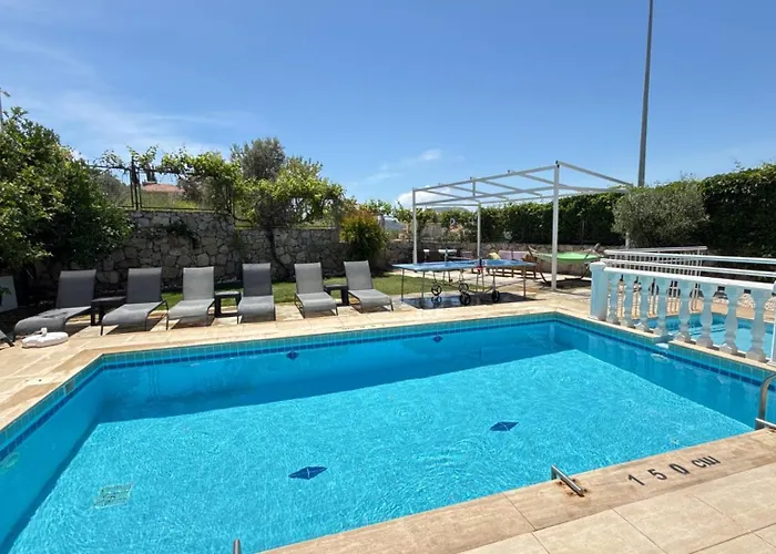 Vila Hayat 6 Yatak Odali Oeluedenize Yakin