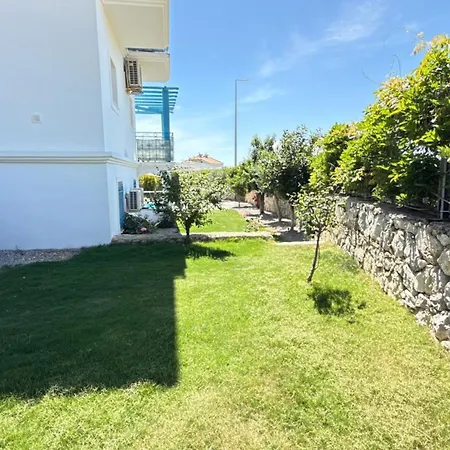 Hayat 6 Yatak Odali Oeluedenize Yakin Villa Fethiye