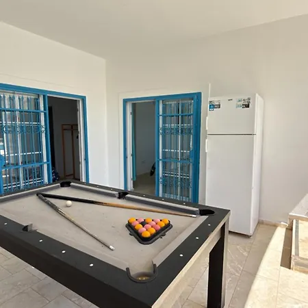 Hayat 6 Yatak Odali Oeluedenize Yakin *