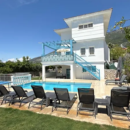 Villa Hayat 6 Yatak Odali Oeluedenize Yakin Fethiye