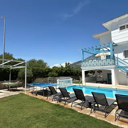 Villa Hayat 6 Yatak Odali Oeluedenize Yakin Fethiye
