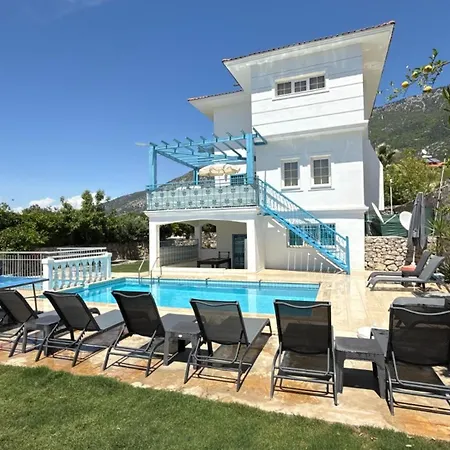 Villa Hayat 6 Yatak Odali Oeluedenize Yakin