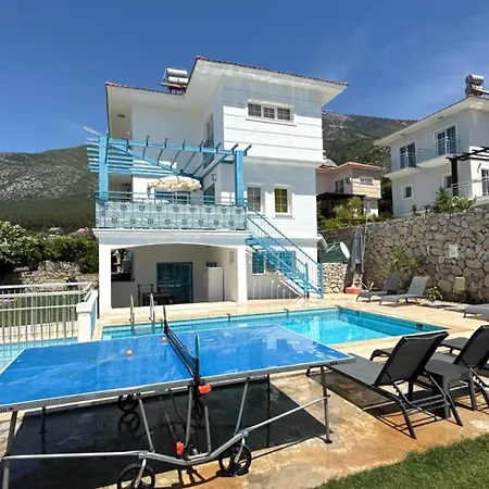 Villa Hayat 6 Yatak Odali Oeluedenize Yakin *