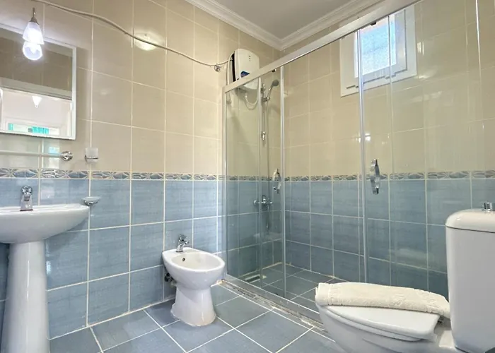 Hayat 6 Yatak Odali Oeluedenize Yakin