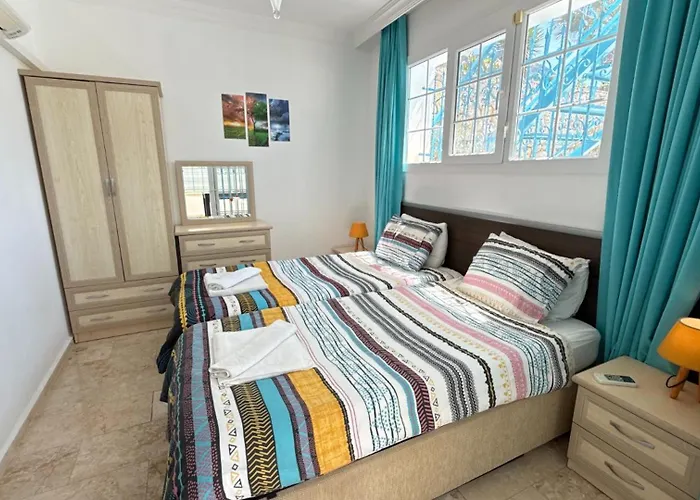 Hayat 6 Yatak Odali Oeluedenize Yakin Willa Fethiye