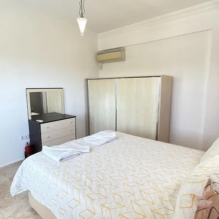 Hayat 6 Yatak Odali Oeluedenize Yakin Villa *