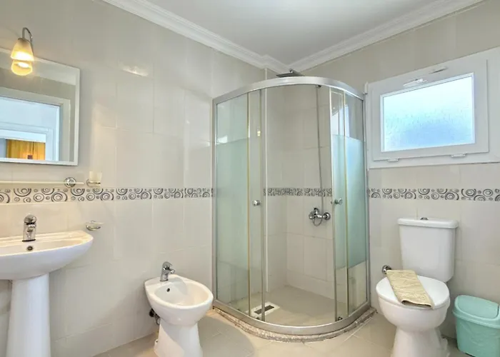 Hayat 6 Yatak Odali Oeluedenize Yakin フェティエ